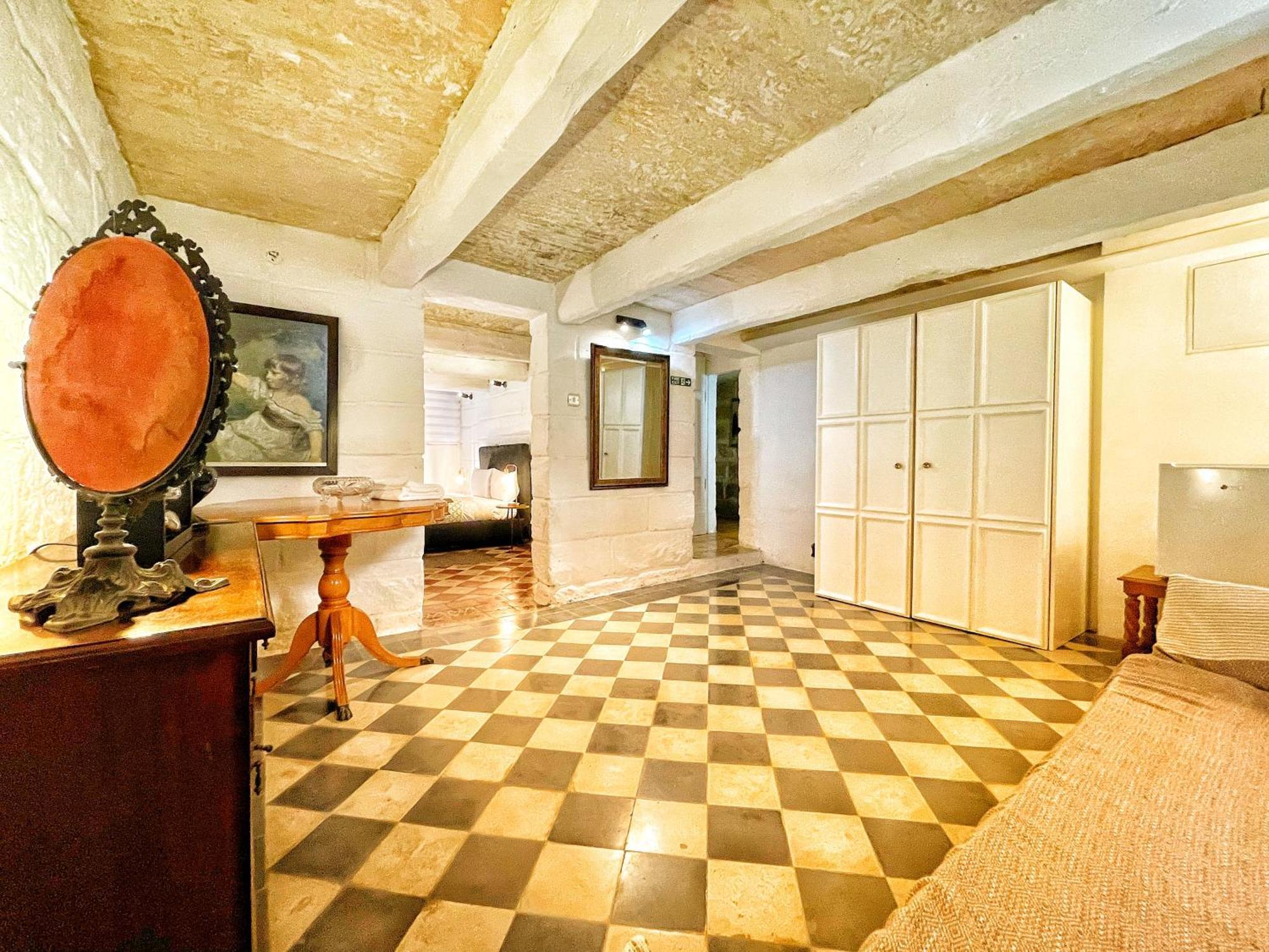 Gasthuis House Of Pomegranates By Holi